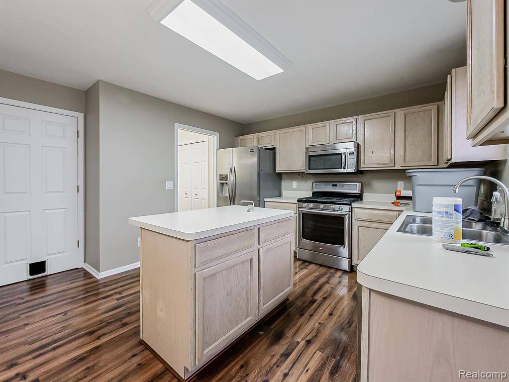 Ypsilanti, MI 48197,6335 OAKHURST Drive