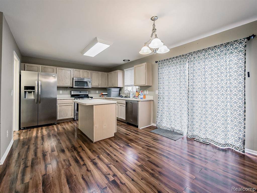 Ypsilanti, MI 48197,6335 OAKHURST Drive