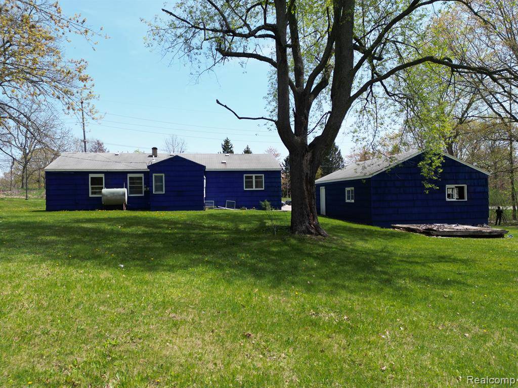 Clarkston, MI 48348,7165 SASHABAW Road