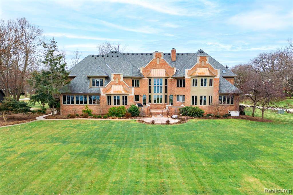 Grosse Ile, MI 48138,27081 East River Road
