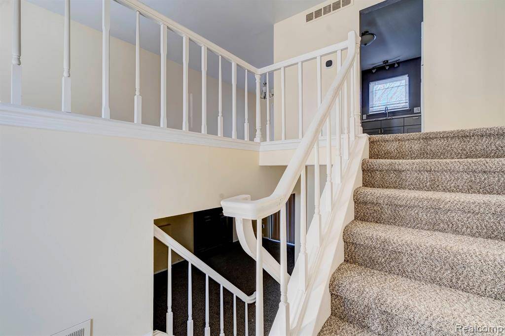 Novi, MI,23860 CRANBROOKE Drive