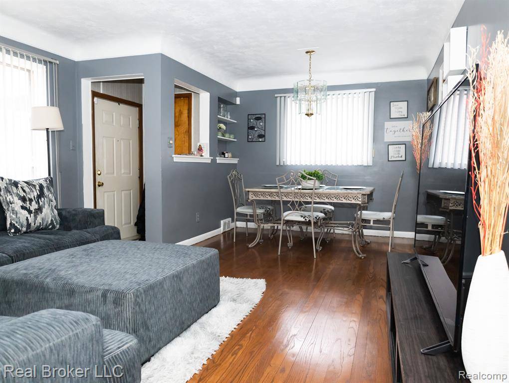 Oak Park, MI 48237,21890 WHITMORE Street