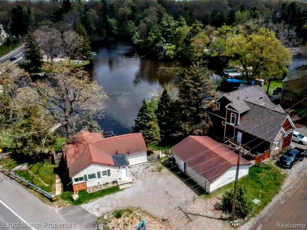 Lake Orion, MI 48362,845 INDIANWOOD Road