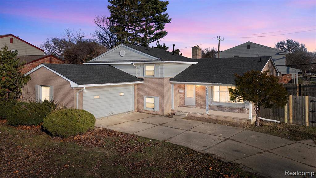 Allen Park, MI 48101,4513 LARME Avenue
