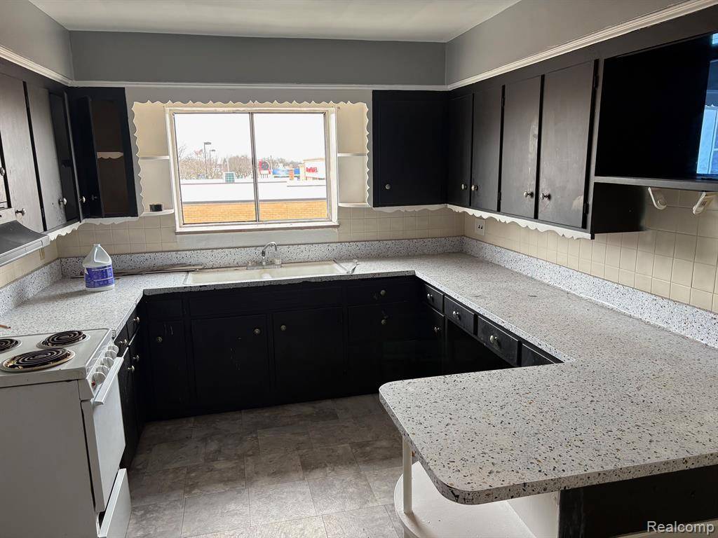 Eastpointe, MI 48021,23001 GRATIOT Avenue