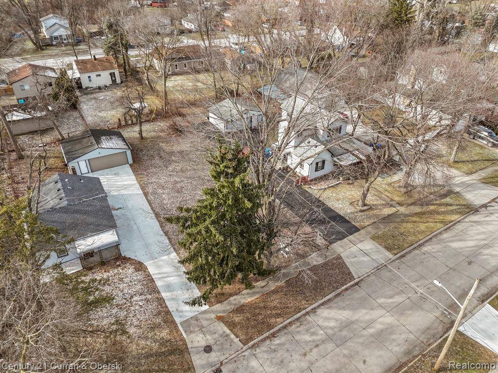 Dearborn Heights, MI 48127,7875 ROBINDALE