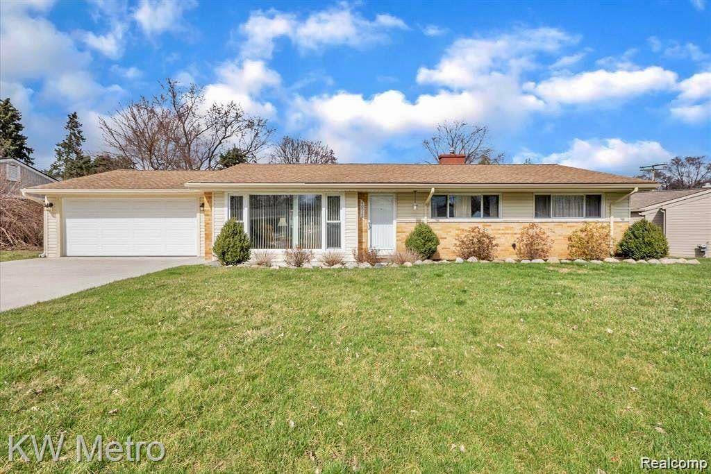 Novi, MI,40928 MOORINGSIDE