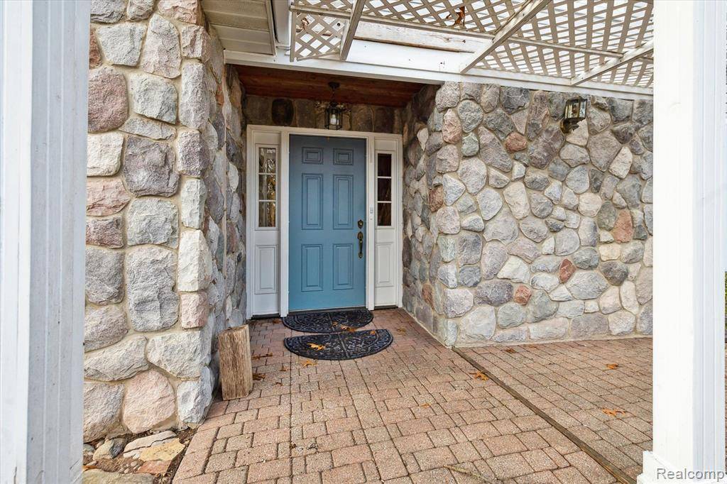 Brighton, MI 48116,7811 N Kilkenny Drive