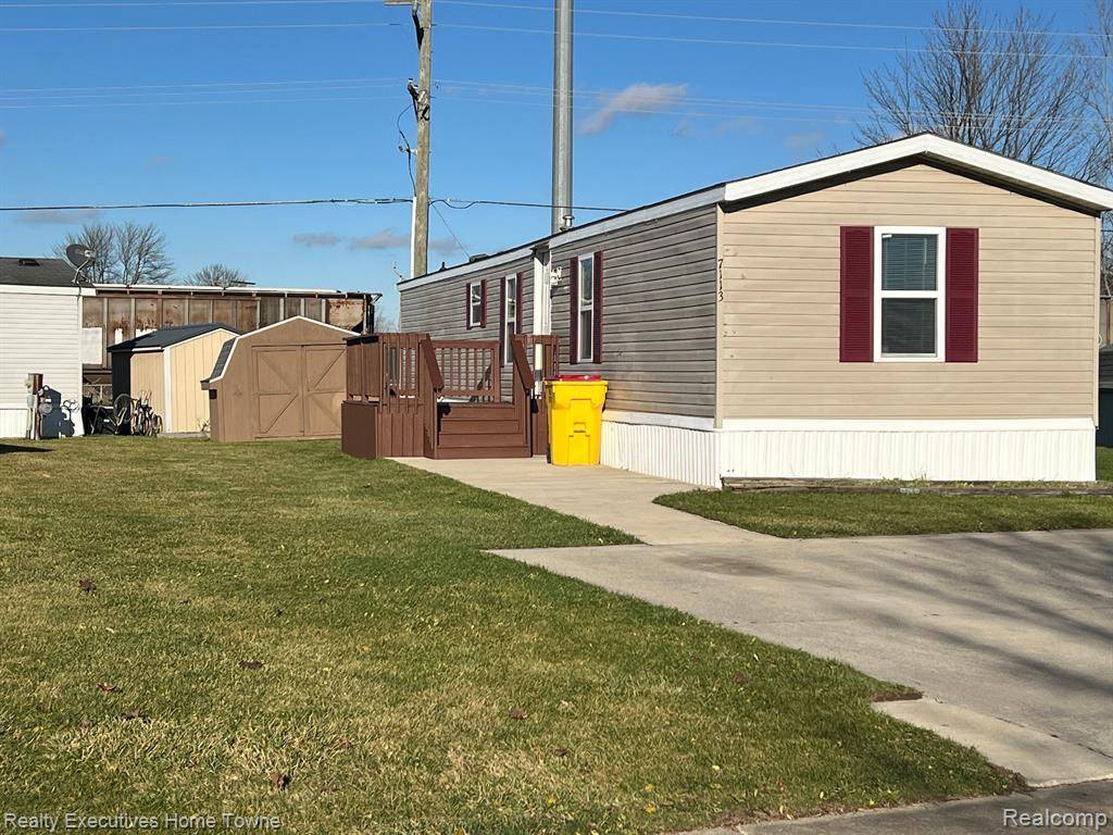 Brown, MI 48416,7113 Mapleview E Circle