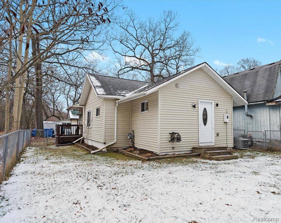 Brighton, MI 48116,6395 SPORNY Drive