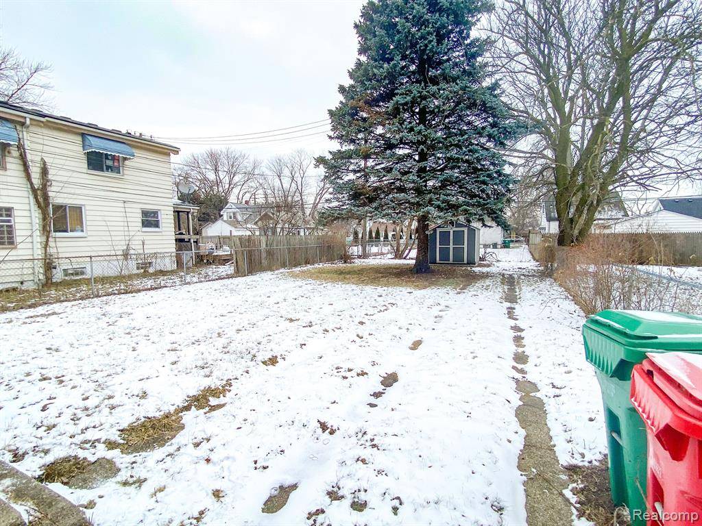 Eastpointe, MI 48021,24300 MELROSE Avenue