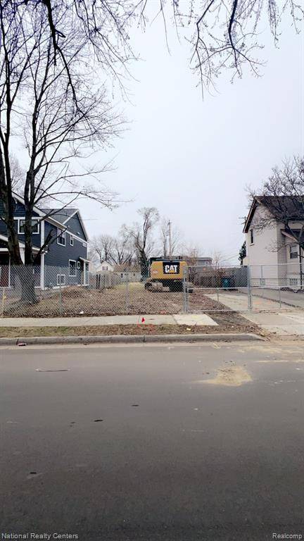 Ferndale, MI 48220,1032 E BRECKENRIDGE Street