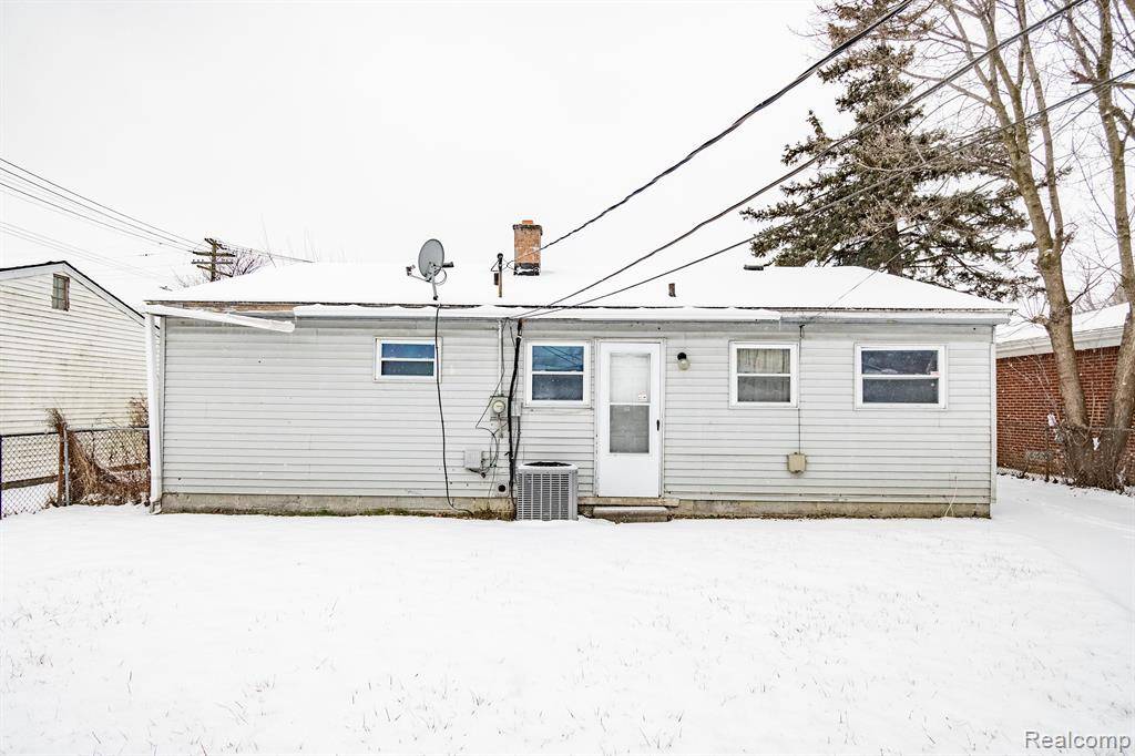 Warren, MI 48089,21740 WELLINGTON Avenue