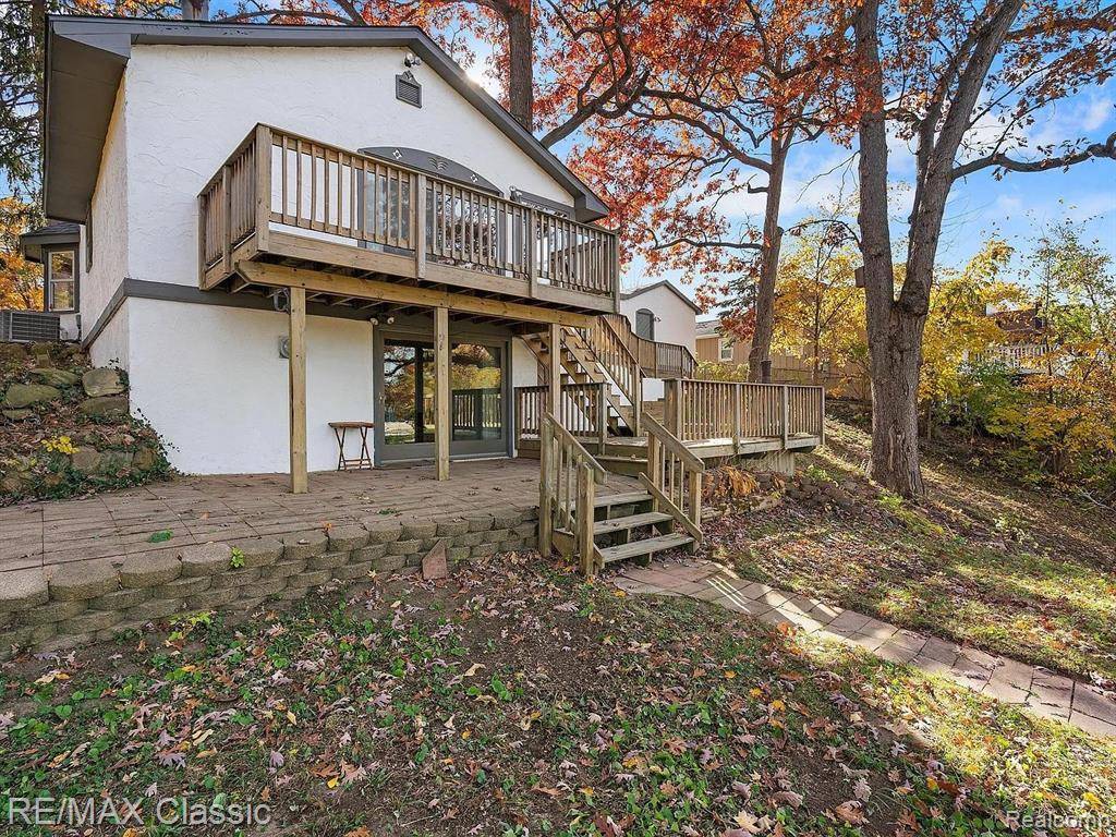 Commerce Twp, MI 48390,1726 W OAKLEY PARK Road