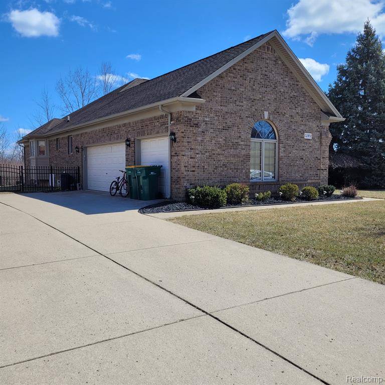 Rockwood, MI,32851 ADAM BROWN Drive