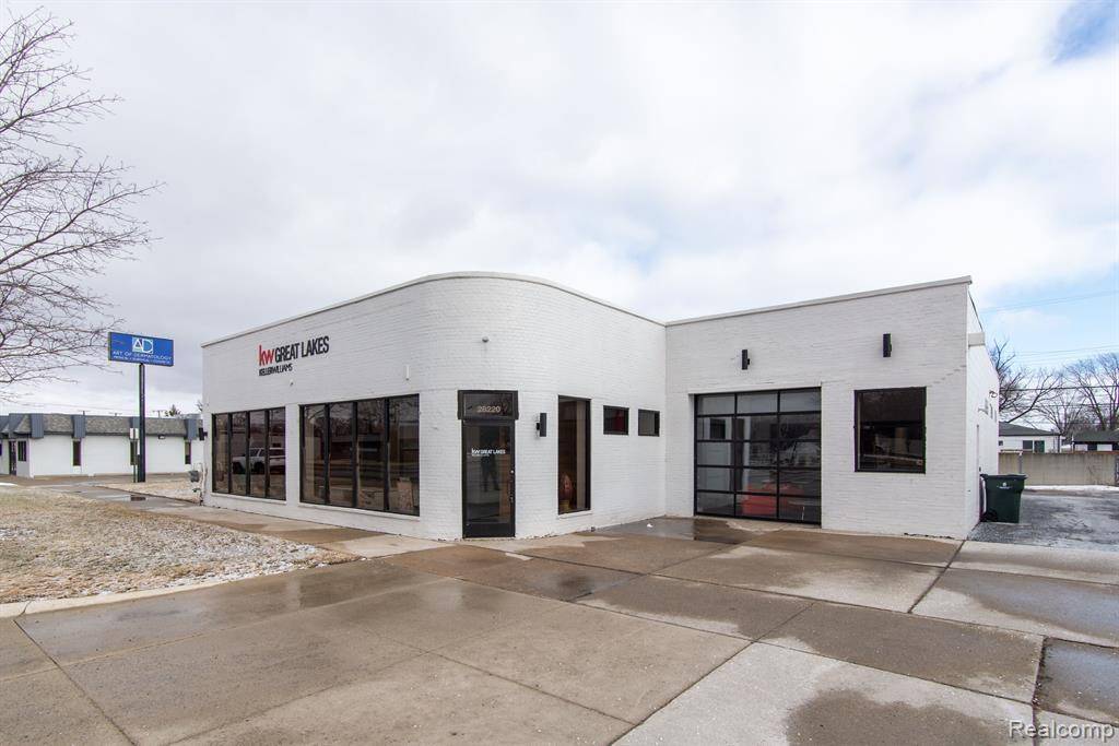 Saint Clair Shores, MI 48081,28220 HARPER Avenue