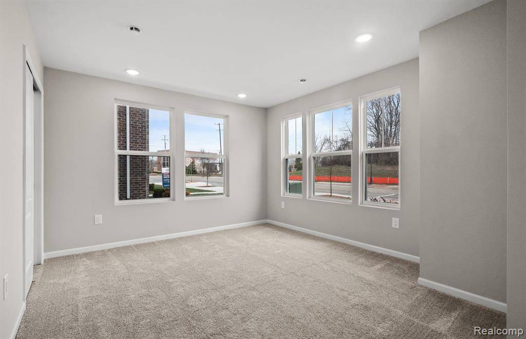 Novi, MI,43184 Atwood Avenue