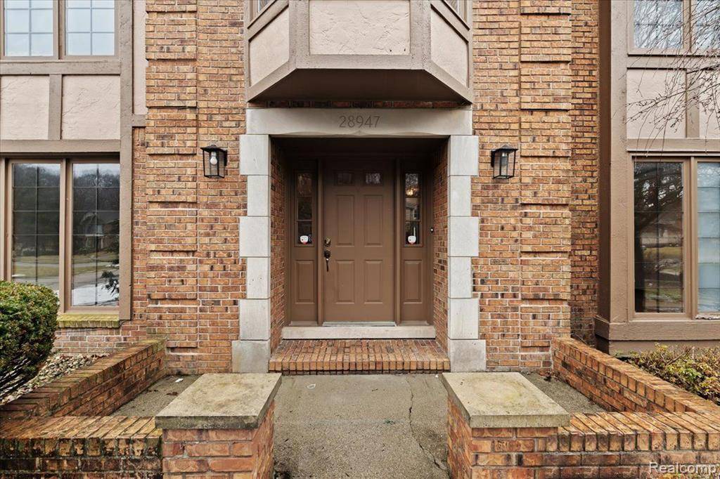 Farmington Hills, MI 48331,28947 GLENBROOK Drive