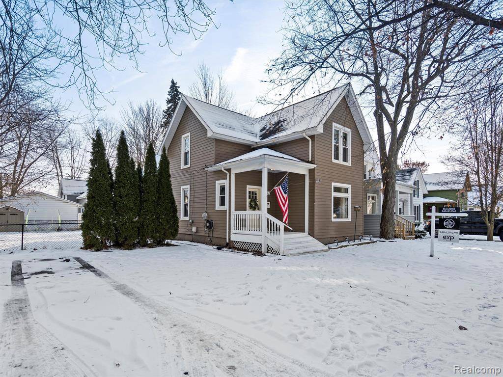 Mount Clemens, MI 48043,99 MILLER Street