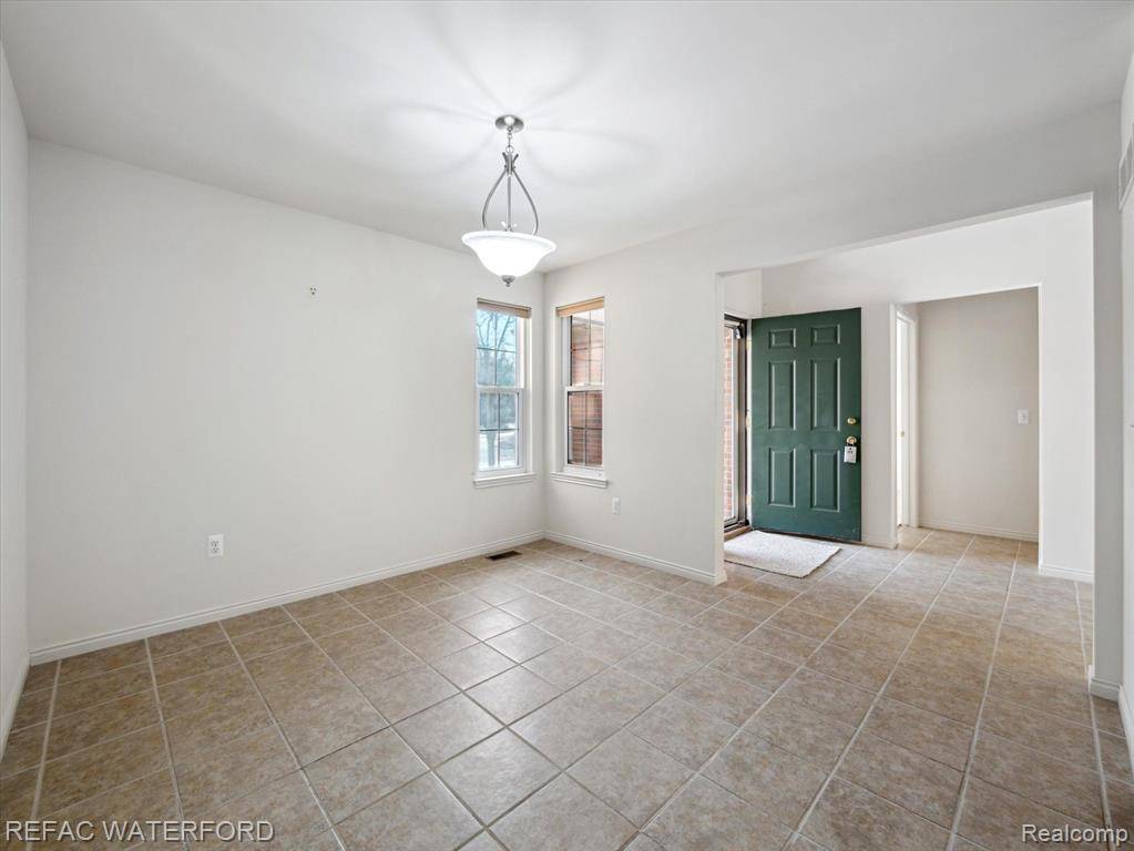 Shelby Twp, MI 48317,49051 HIDDEN WOODS Lane