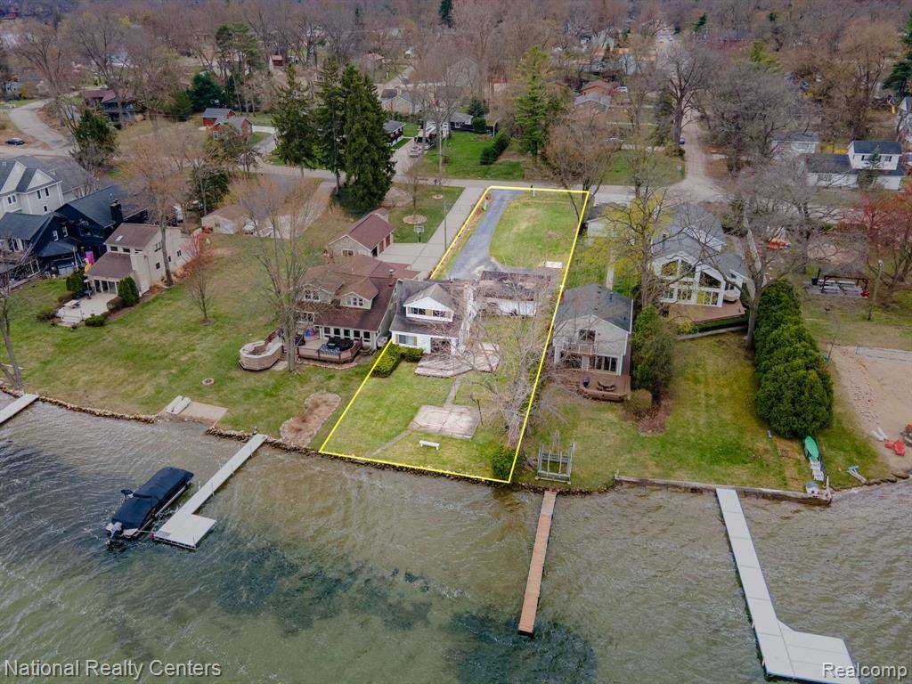 West Bloomfield, MI 48323,6978 COLONY Drive