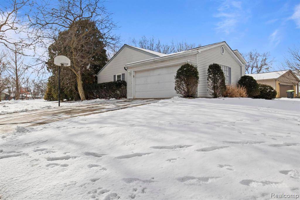 Novi, MI,42009 CHERRY HILL Road