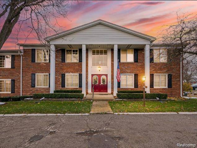 Bloomfield Hills, MI 48302,2426 MULBERRY Square