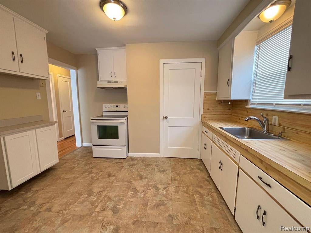 Oak Park, MI 48237,13750 LABELLE Street