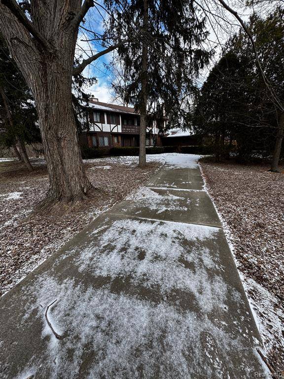 Bloomfield Hills, MI 48302,1250 CLUB Drive