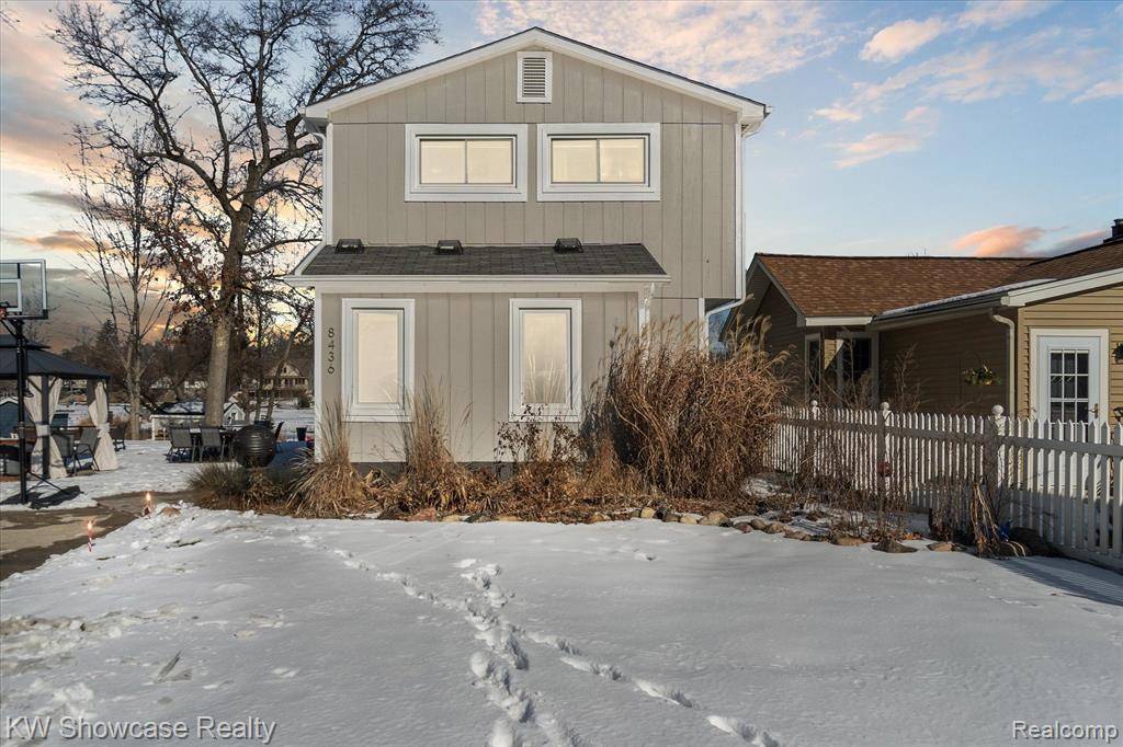 Commerce Twp, MI 48382,8436 Cascade Street