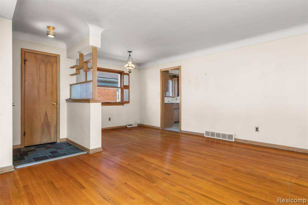 Redford, MI 48239,25630 JENNIFER