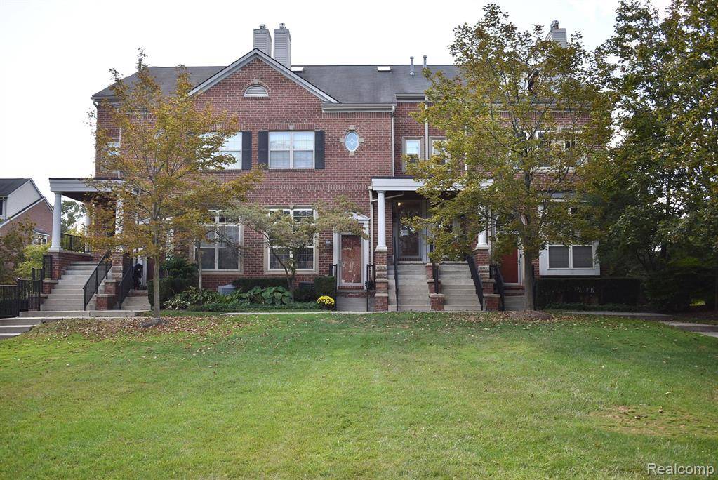 Livonia, MI 48154,16926 FARMINGTON Road