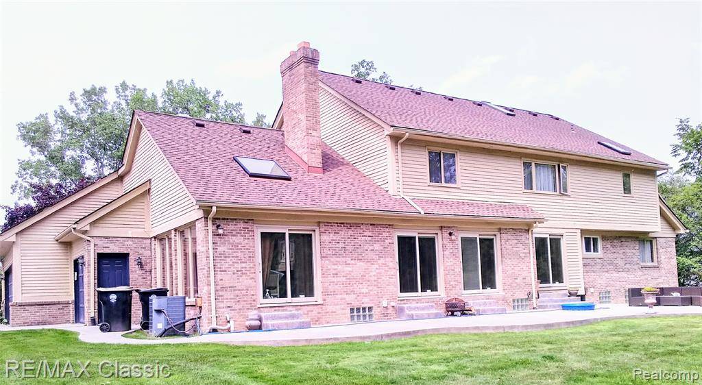 Bloomfield Hills, MI 48304,95 W HICKORY GROVE Road