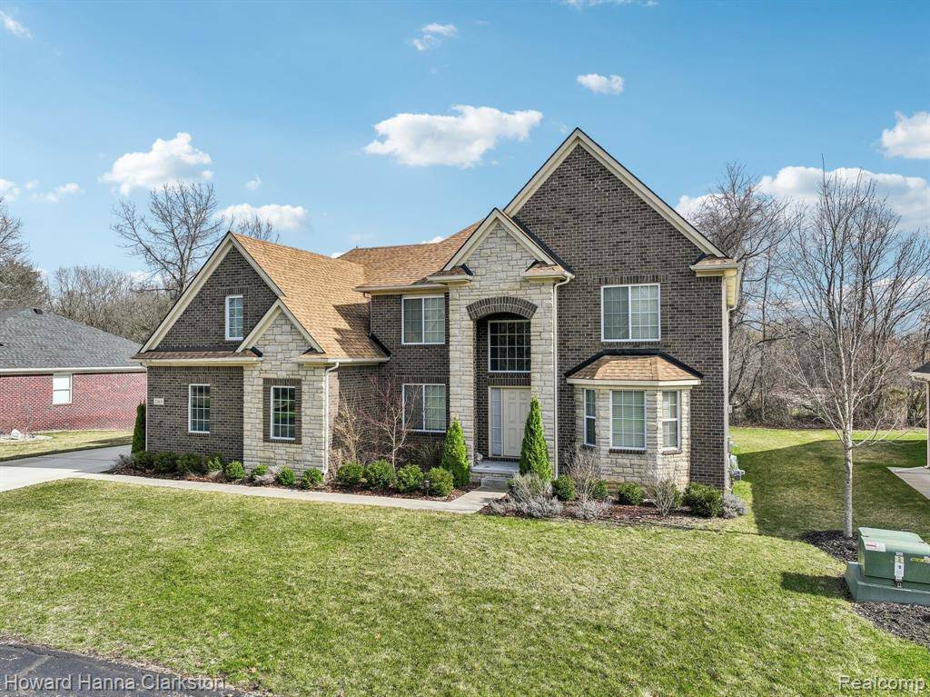 Lake Orion, MI 48362,2163 Craigend Lane