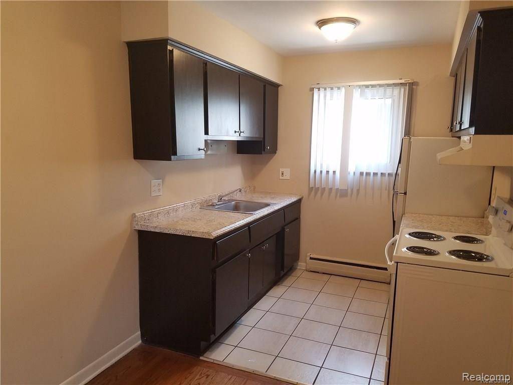 Ferndale, MI 48220,1445 W 9 MILE Road