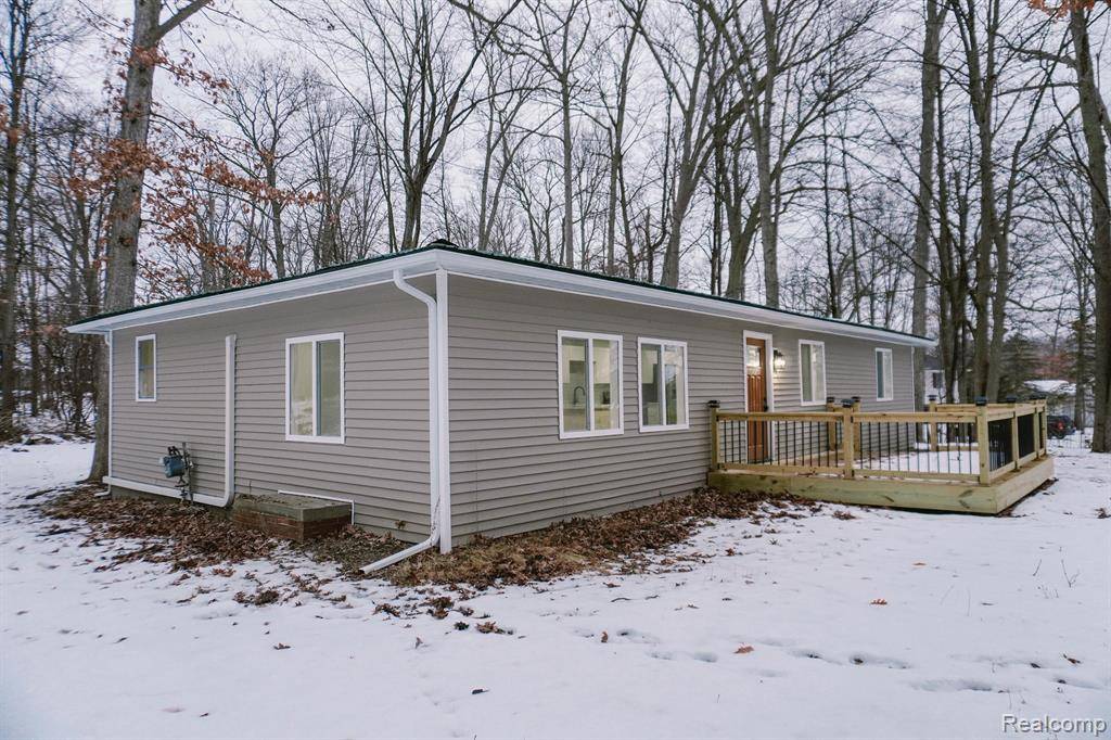 Columbiaville, MI 48421,631 PINE Drive