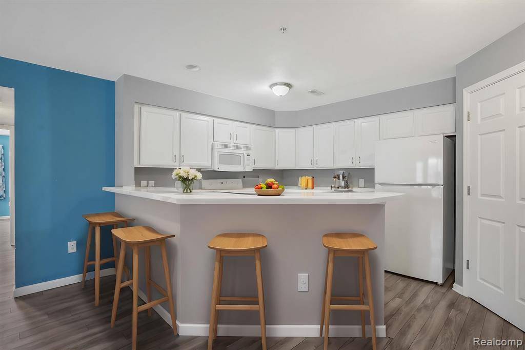 Ann Arbor, MI 48108,1523 Weatherstone Drive