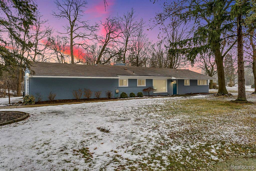 West Bloomfield, MI,7251 N BRIARCLIFF KNOLL Drive