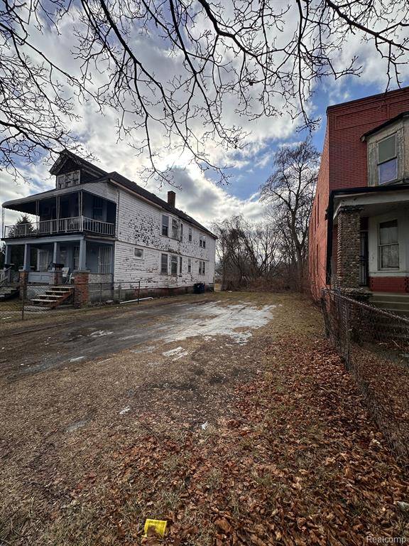 Detroit, MI 48213,5125 ROHNS Street