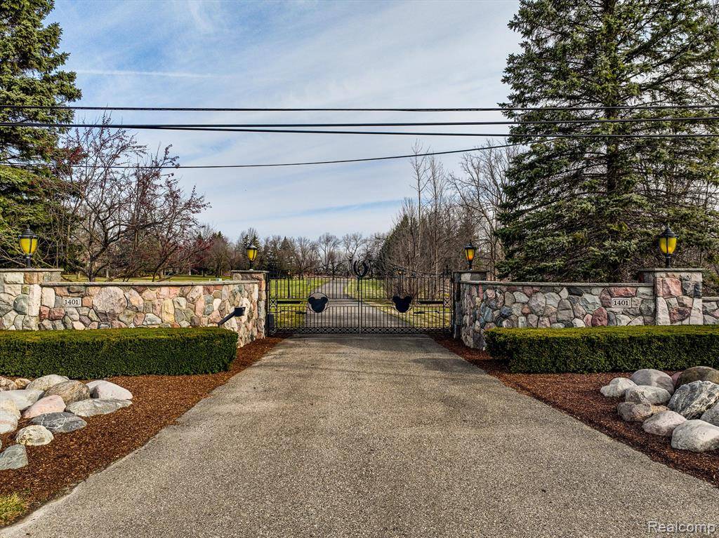 Lake Orion, MI,1401 E Silverbell Road