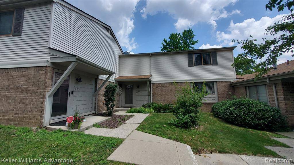 Southfield, MI 48034,26889 FARMBROOK VILLA Drive