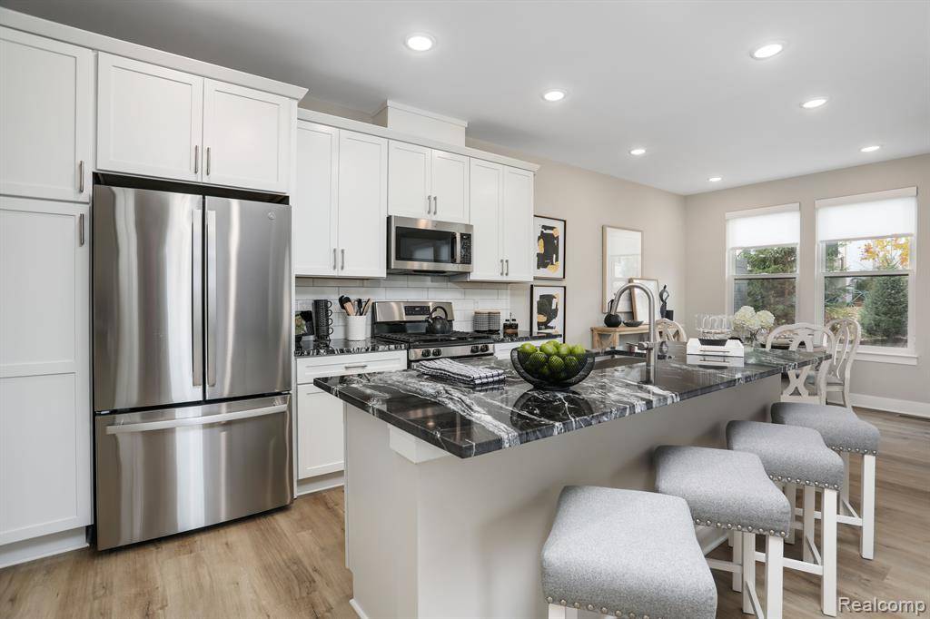 Ann Arbor, MI 48103,3012 Canopy Tree Way
