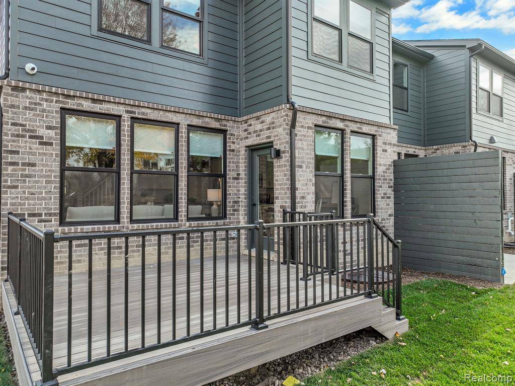 Ann Arbor, MI 48103,3012 Canopy Tree Way