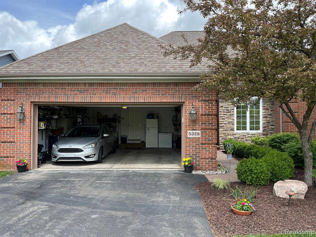 Metamora, MI 48455,5328 PEBBLE BEACH Drive