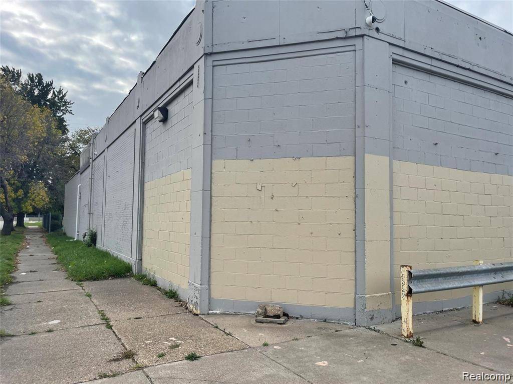 Detroit, MI 48217,301 S OAKWOOD
