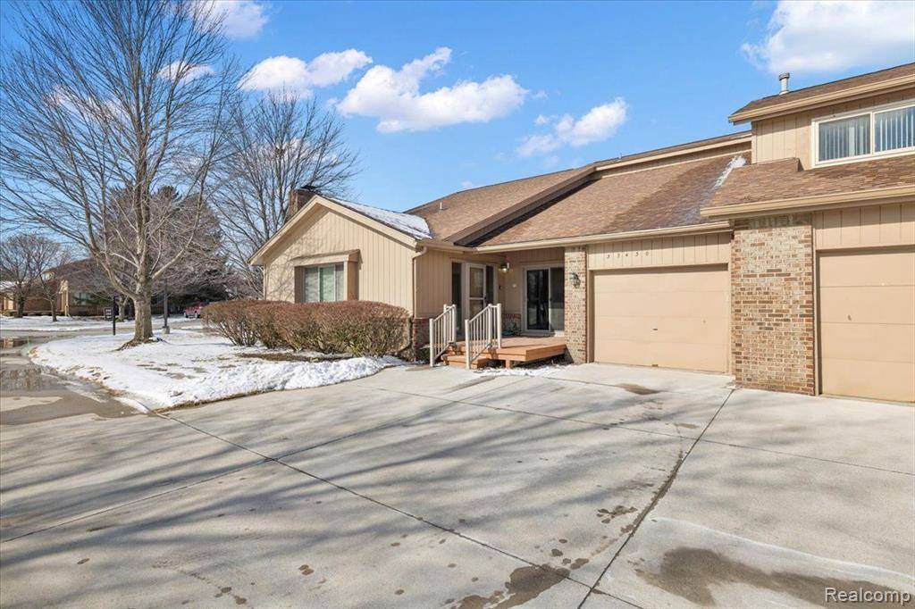 Livonia, MI 48152,37430 N Laurel Park Drive