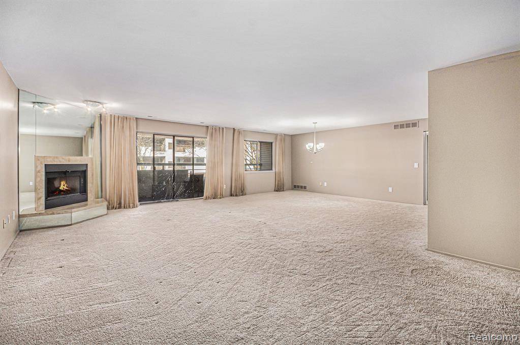 Farmington Hills, MI 48334,30450 ORCHARD LAKE Road