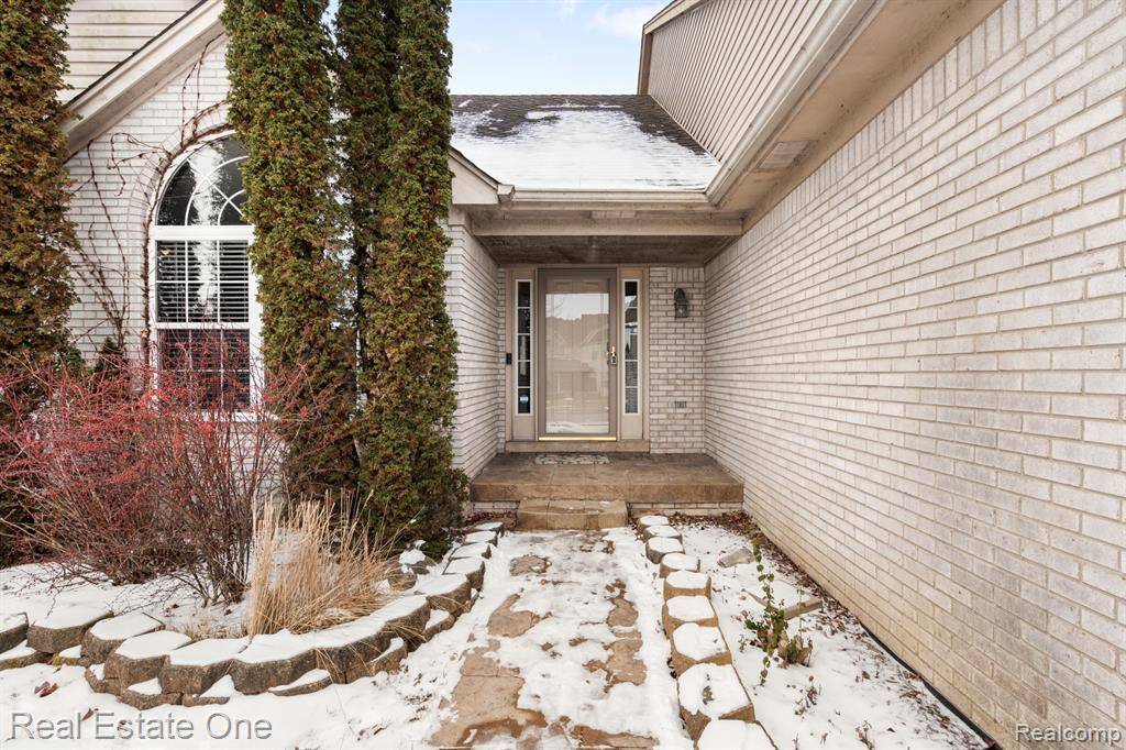 Clinton Twp, MI 48036,21242 CLEAR CREEK Boulevard