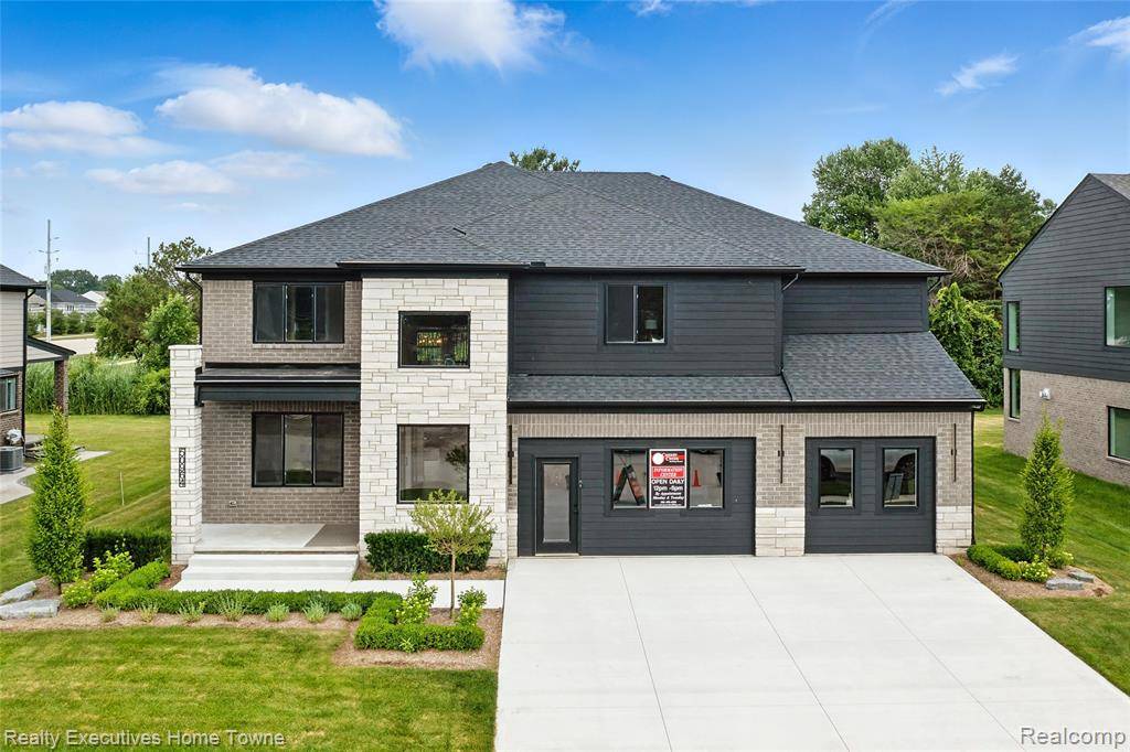 Macomb, MI 48042,50964 MISTWOOD Drive