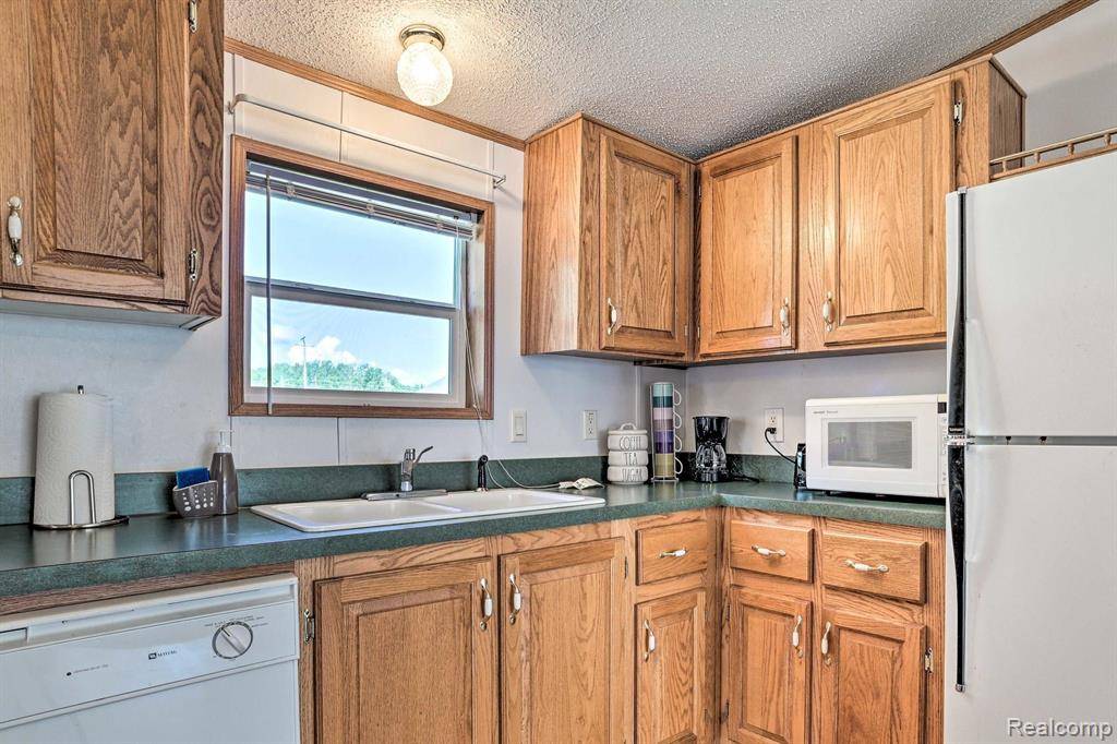 Houghton Lake, MI 48629,100 ISLAND Drive